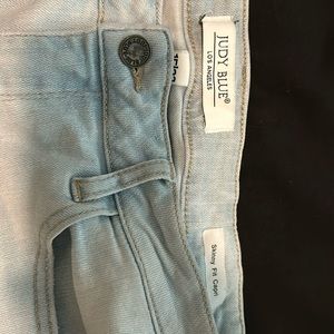 Light blue JUDY BLUE Capris